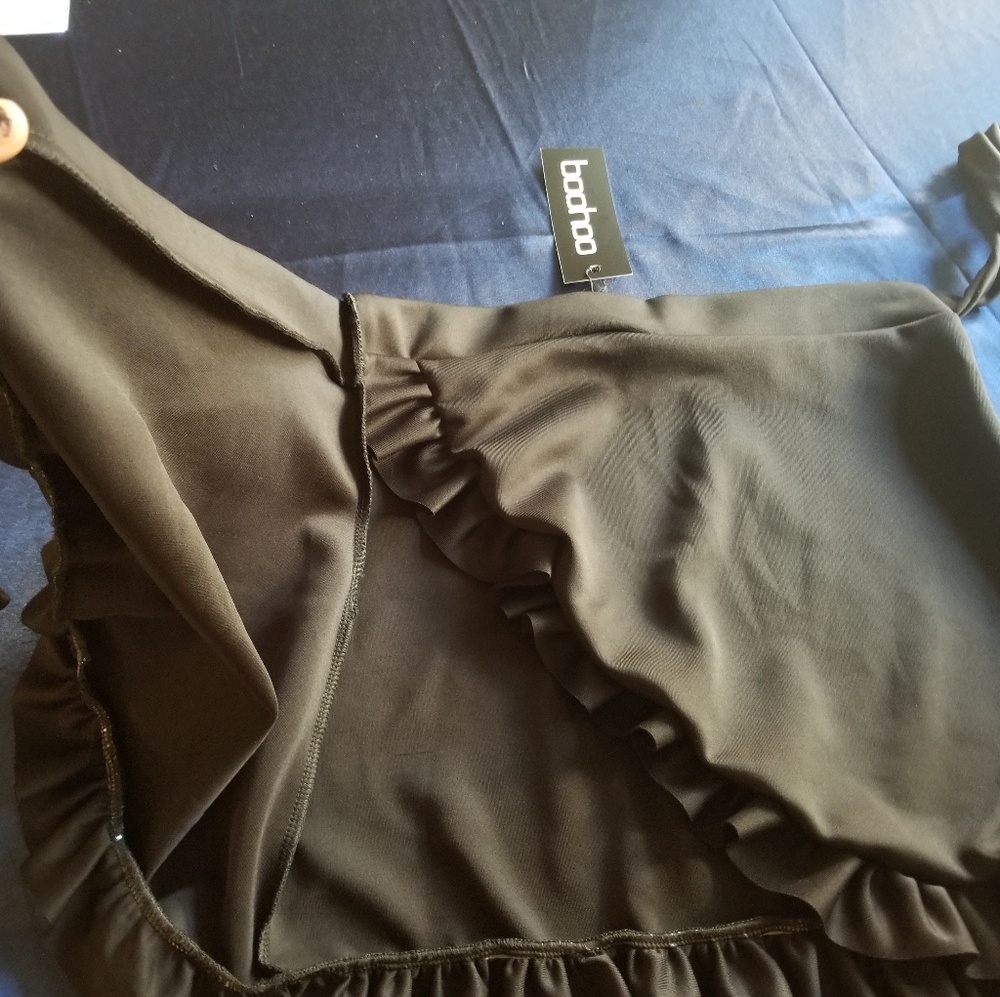 💎!!5/$25.!💎Black Ruffled Mini!! - Picture 2 of 6